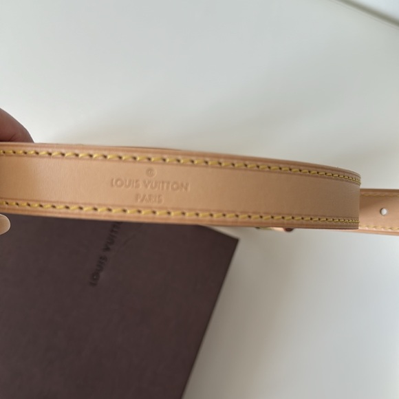 Louis Vuitton Shoulder Strap with Box *LIKE NEW* - Picture 2 of 5